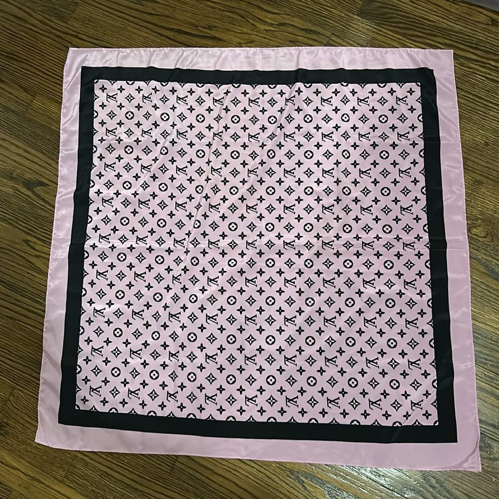 PINK AND BLACK PATTERN PURSE SCARF